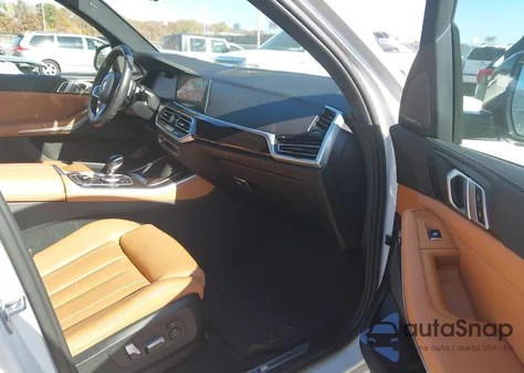 2021 BMW X5 xDrive40I z USA, uszkodzony, nr VIN 5UXCR6C03M9F88612